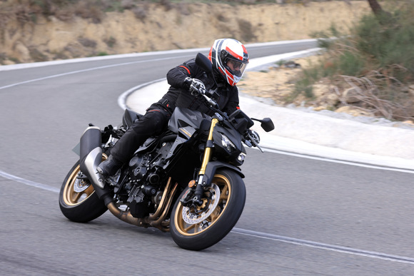 Fahrbericht: Honda CB1000 Hornet  - Schwarmkönigin 