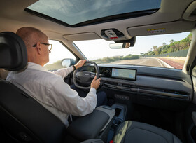 Kia EV3 hört aufs Wort, streamt und spielt