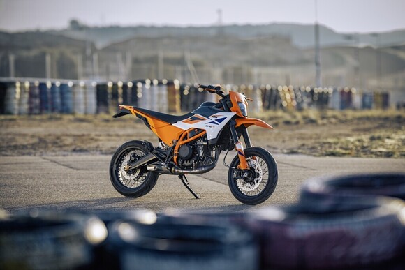 KTM 125 und 390 kommen als Supermoto