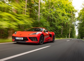 Test: Corvette C8 Stingray  - Wie ein Hypercar mit Manieren 
