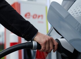 Reichweite, Ladesäulen, Brandgefahr – Vorurteile über E-Autos sind hartnäckig