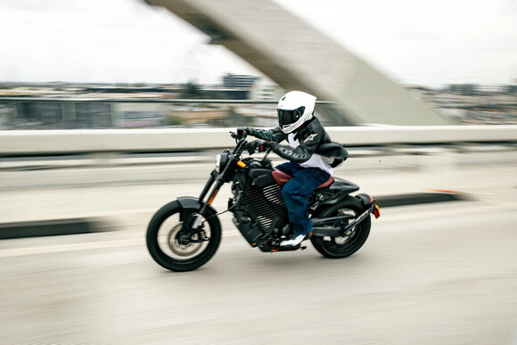 Mehr Power Cruiser als Flat Tracker