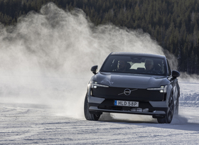 Fahrbericht: Volvo EX30 Cross Country  - Wenn die Straße auf gefrorenem Wasser liegt 