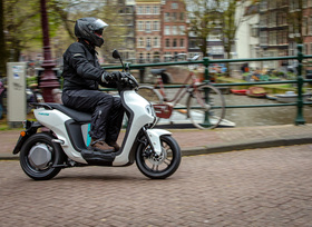 Grünes Kennzeichen für Mopeds ab März - Neue Farbe, neue Pflicht