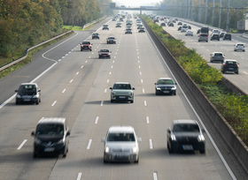 Fahrzeugbestand in Deutschland - Immer mehr, immer älter