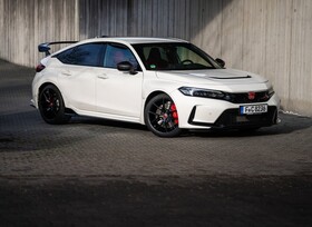 Der Honda Civic Type R schmückt sich mit Carbon
