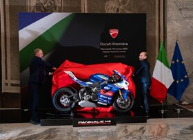 Ducati Panigale V4 Tricolore Italia: Da freut sich der Minister