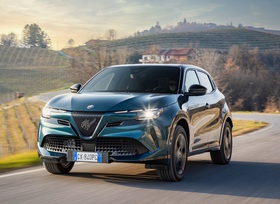 Fahrbericht: Alfa Romeo Junior Ibrida Q4 - Volt Ihr Allrad?