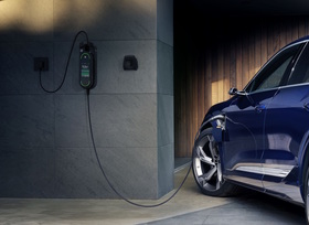 Netzdienliches Laden von E-Autos - Pilotprojekt mit Audi zeigt smarte Lösung