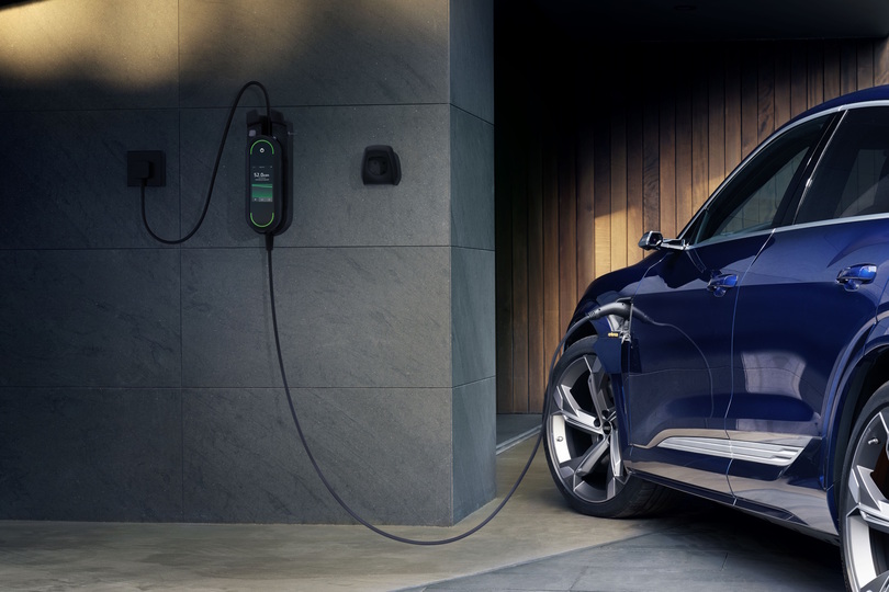 Netzdienliches Laden von E-Autos - Pilotprojekt mit Audi zeigt smarte Lösung