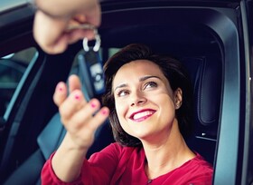 Studie: Deutsche Autofahrer wollen weiterhin Verbrenner fahren