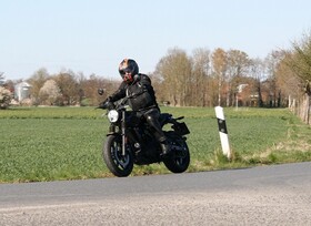 Kein Wonnemonat für die Motorradbranche